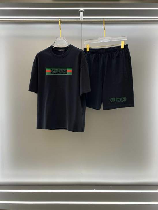 Picture of Gucci Shirt Pant Suits _SKUGucciM-2XLxetr0421504